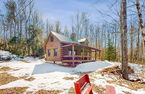 Jackson Cabin | Charming, dog-friendly cabin with an exercise room near golf course