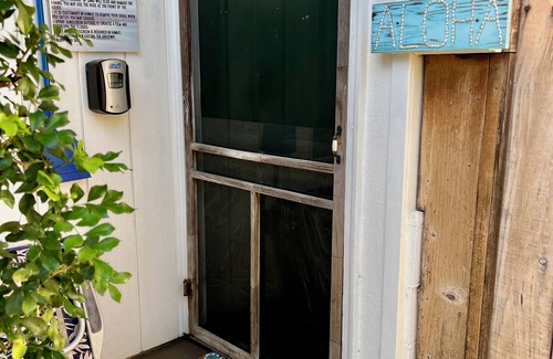 Kailua Apartment | Charming Dolphin Suite with AC in delightful Kailua