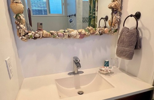 Kailua Apartment | Charming Dolphin Suite with AC in delightful Kailua