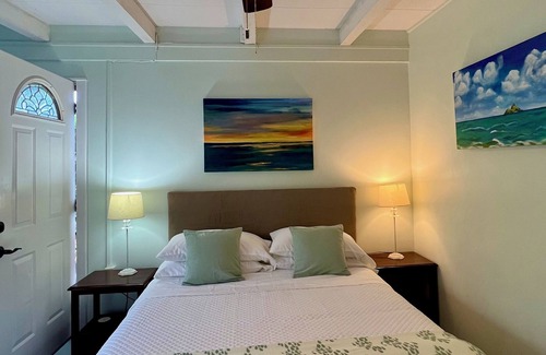Kailua Apartment | Charming Dolphin Suite with AC in delightful Kailua
