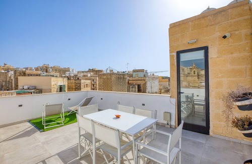 Cospicua Apartment | Charming double studio, shared sun terrace GOBLU-1