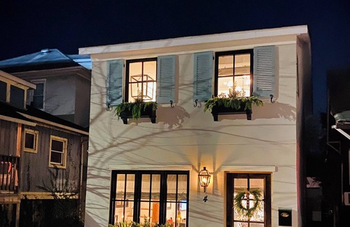 Murray Hill House | Charming Downtown Annapolis. Stroll to all the Historic District has to offer.