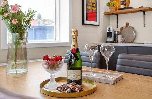 Oddeyrin Apartment | Charming downtown apartment with balcony