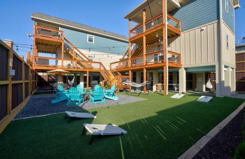 Bryson City Apartment | Charming Downtown Bryson City SkyLoft Apt 2 - Perfect for Couples!