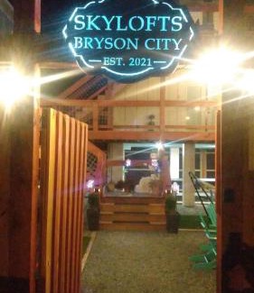 Bryson City Apartment | Charming Downtown Bryson City SkyLoft Studio 3 - Perfect for Couples