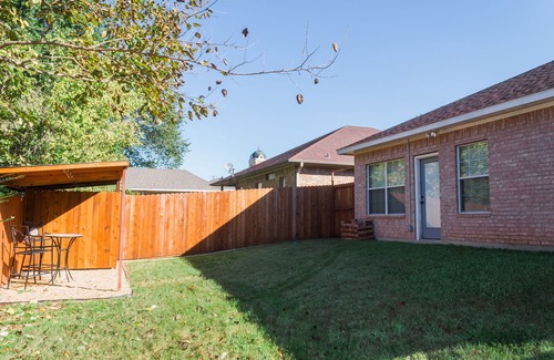 Gainesville House | Charming downtown home steps away from the city square, shopping, local dining