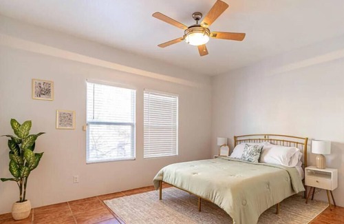 Raynolds Addition House | Charming Downtown Retreat in ABQ
