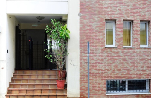 Kalamata House | Charming Downtown Retreat with Parking Spot