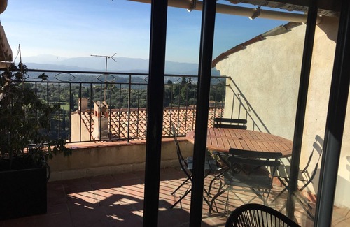 Chateauneuf-Grasse House | Charming duplex with terrace and panoramic view in the heart of the village