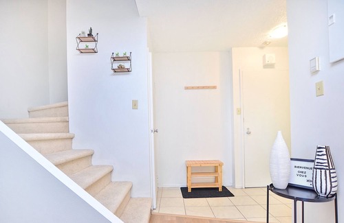 Milton Park Apartment | Charming Duplex 2 bedroom Downtown Montreal w/Netflix +Workspace+ Balcony +View