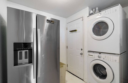 Rosewood House | Charming East Austin Retreat, Prime Location