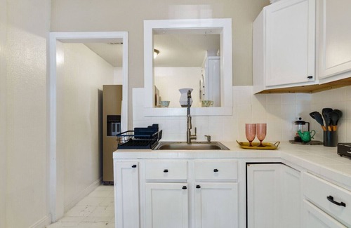 Rosewood House | Charming East Austin Retreat, Prime Location