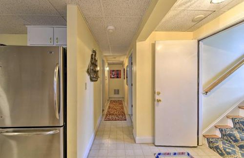 East Falmouth House | Charming East Falmouth Home Walk to Private Beach