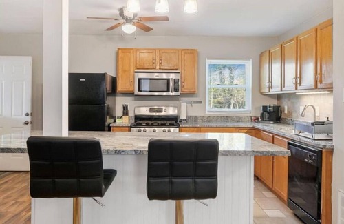 Ballwin House | Charming entire ranch home - 3 bedrooms , 1-restroom ❤️ Free drive way parking ❤️
