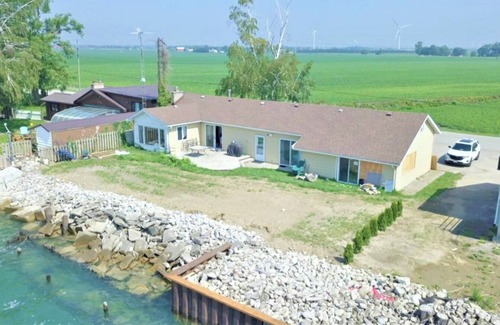 Harwich House | Charming Erie Water Front Cottage!