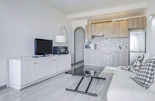 Marazul Apartment | Charming Apartment “Mar Azul Del Sur” with Sea View, Wi-Fi, Terrace & Shared Pool