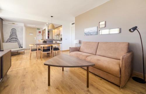 Castillejos Apartment | Charming Eurobuilding 2 Splendid Madrid - Apartamento para 4