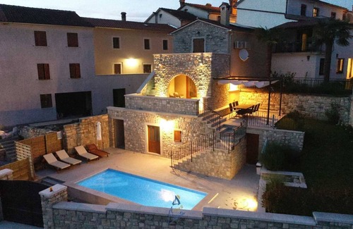 Beram Villa | Charming family villa for 6+1 with heatable pool and sauna