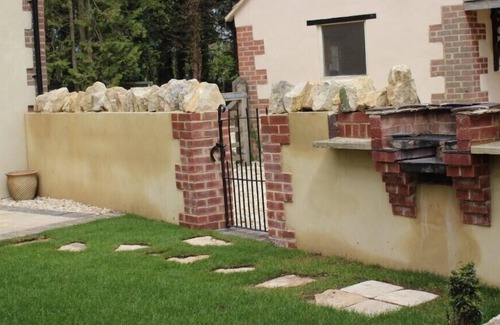Witney Cottage | CHARMING FARM COTTAGE NR OXFORD, LARGE PRIVATE GARDEN, VIEWS OVER FARMLAND