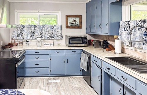 Troy Other | Charming farmhouse nestled within the breathtaking Uwharrie National Forest!