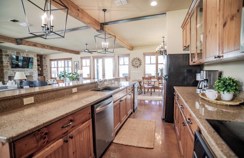 McQueeney Other | Charming Farmhouse-Pool Table-Ping Pong-River Views
