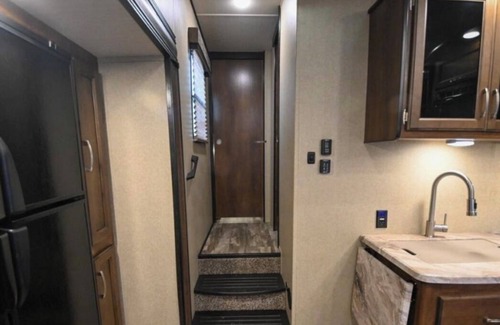 Moodys House | Charming Fifth Wheel Getaway in Tahlequah