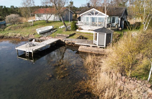 Oskarshamn Municipality House | Charming Figeholm House with Private Jetty and Sauna