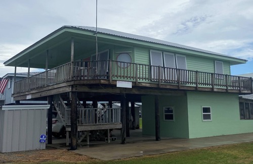 Cypremort Point House | Charming fishing camp, 2-bedroom building with WiFi, AC in Cypremort Point.