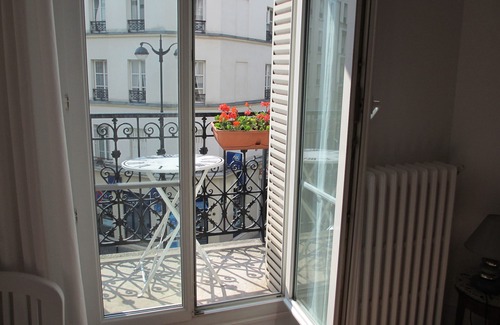Batignolles Apartment | Charming Flat Centrally Located, Recently Refurbished & Well-equipped