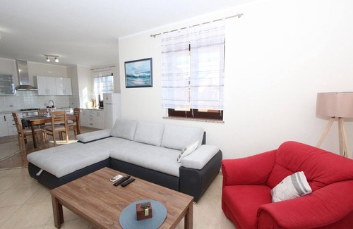 Matohanci Apartment | Charming flat near Rovinj with private car park, air conditioning, WiFi, baby cot