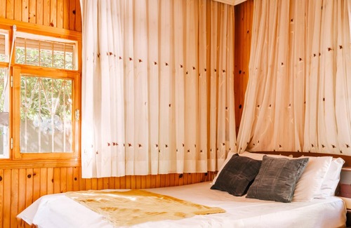 Goynuk Apartment | Charming Flat w Garden, 5 min to Beach in Kemer