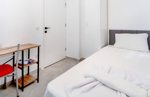 Turgutreis City Center Apartment | Charming Flat w Terrace 3 min to Beach in Bodrum