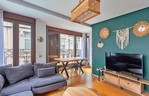 Osmanbey Apartment | Charming Flat with Central Location in Nisantasi