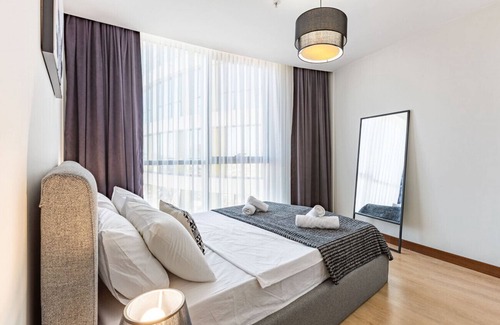 Atasehir Apartment | Charming Flat with Gorgeous City View in Atasehir