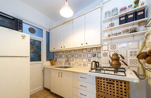 Moda Apartment | Charming Flat with Refreshing View in Kadikoy
