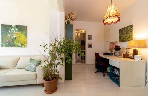 Moda Apartment | Charming Flat with Refreshing View in Kadikoy