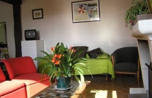 La Chapelle-aux-Choux Cottage | Charming Countryside Retreat with Heated Pool and Fireplace, Ideal for Nature Lovers!