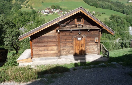 Valmorel Ski Chalet | Charming chalet renovated in a former attic, close to the slopes, located in