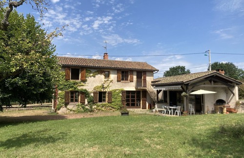 Saint-Denis-de-Cabanne Villa | Charming property with pool on the border of Burgundy, near the Loire