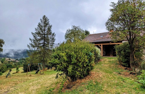 Saint-Didier-sur-Doulon Cottage | Charming Cottage near La Chaise-Dieu: Tranquil Retreat, Spacious Grounds, and Cozy Interiors