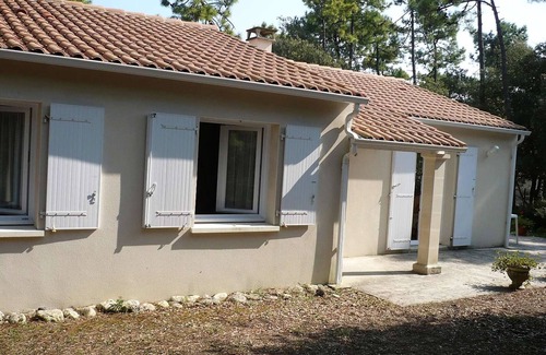 Domino House | Charming 3BR House with Large Garden in Domino, St-Georges-d'Oléron - Sleeps 6