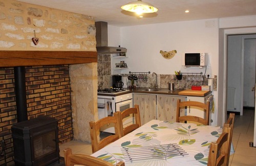 Saint-Julien-de-Lampon Cottage | Charming house in Black Perigord with Wifi and enclosed garden