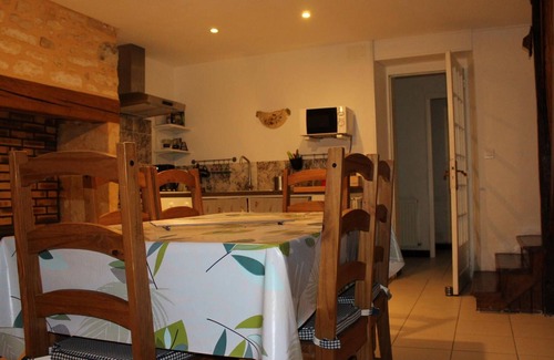 Saint-Julien-de-Lampon Cottage | Charming house in Black Perigord with Wifi and enclosed garden