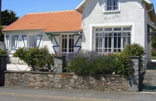 Saint-Michel-Chef-Chef House | CHARMING FAMILY HOUSE IN VILLAGE DES GALETTES ST MICHEL