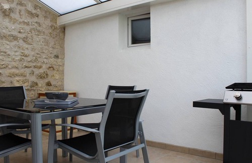Saint-Pierre-d'Oleron House | Charming House with Garden near St Pierre and Beaches – Sleeps 5, Modern Amenities