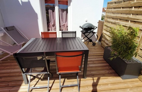 La Cotiniere Apartment | Charming first-floor apartment with terrace in La Cotinière