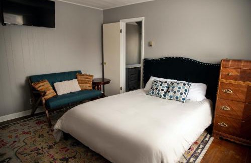Laramie Apartment | Charming French Studio Apartment