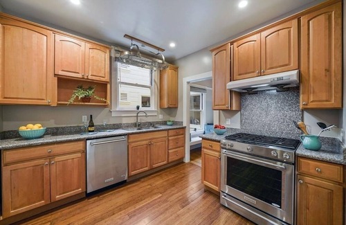 Outer Richmond Apartment | Charming full floor flat near ocean and city.