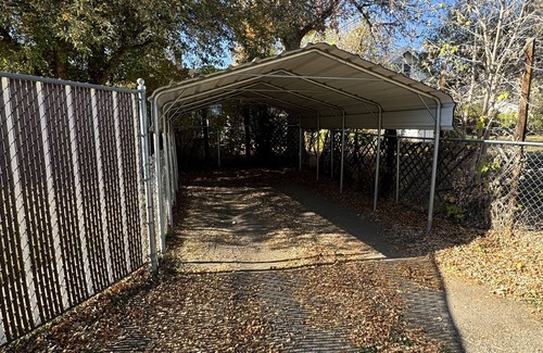 Evanston House | Charming fully remodeled 2-bedroom house with WiFi in Evanston