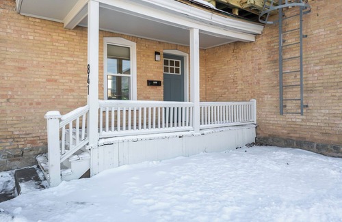 Appleton Apartment | Charming, Furnished Retreat with a Yard—Just Minutes from Downtown Appleton